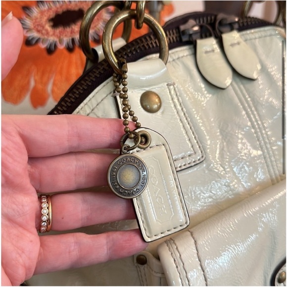 COACH LEGACY LEATHER DOME SATCHEL CROSSBODY BAG TURNLOCK STRAP HANGTAG 12295 EUC - Picture 3 of 16